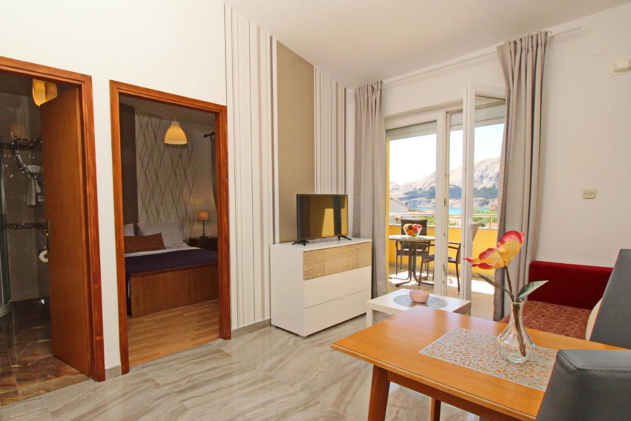 Apartments With A Parking Space Baska, Krk - 18716 Exterior photo